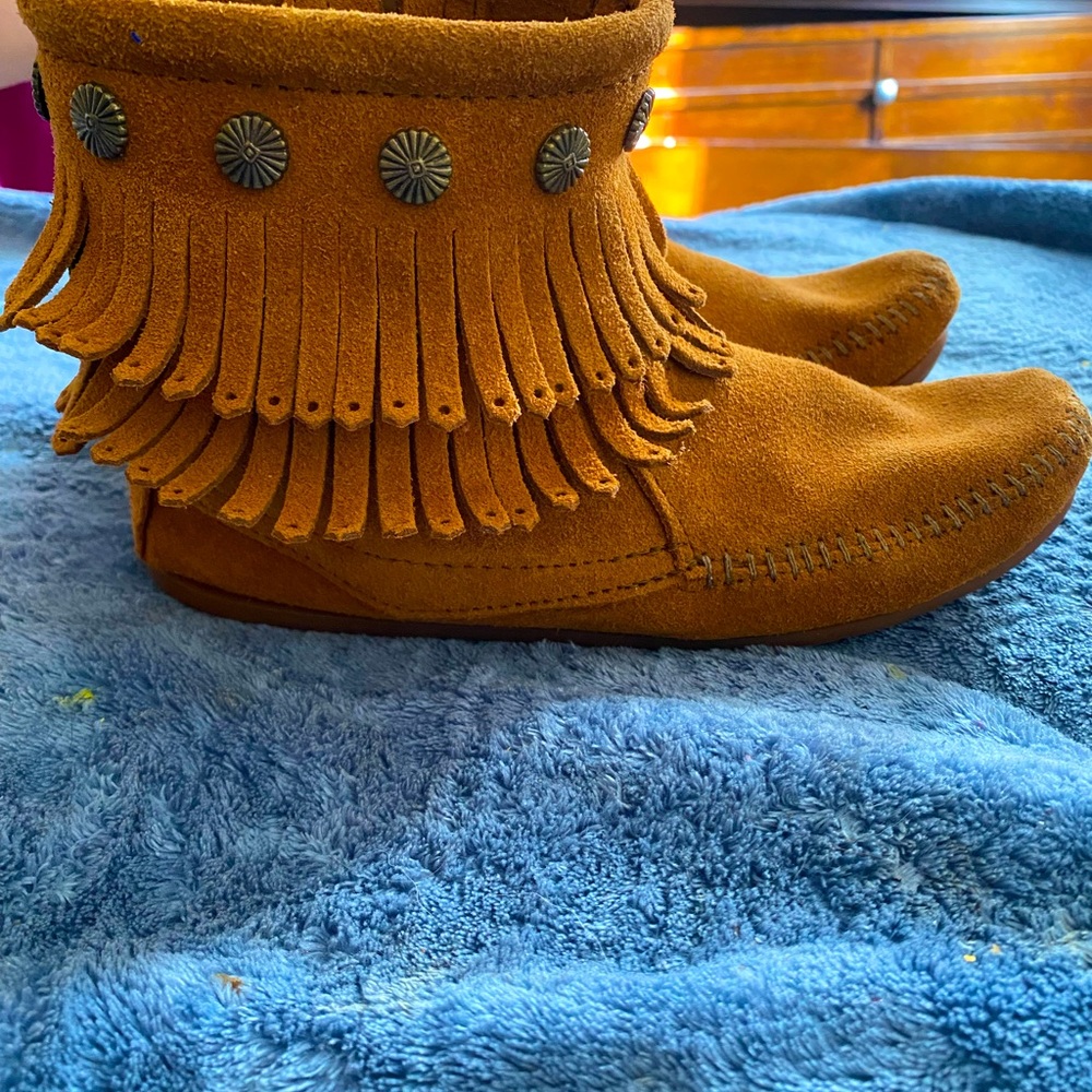 Minetonka fringe booties